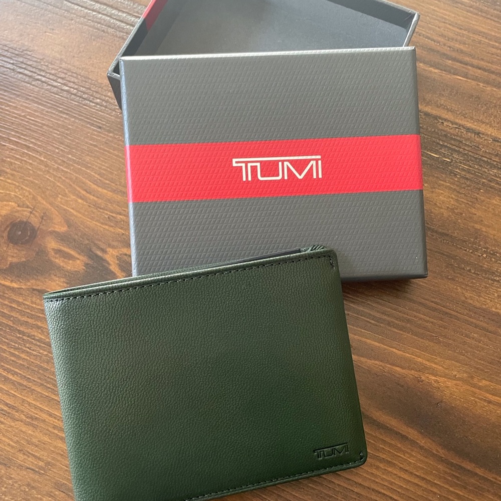 TUMI Forest Green Leather Billfold Wallet